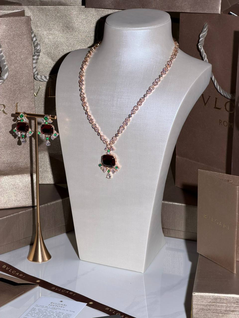 *BVlGARI*
New Collection 😍

Quality: Super Master 
Non -Tarnish color
* Necklace 
* ⁠Earrings
* ⁠For Price 👇 WTSP Text Zain 0568585901
* ⁠
* ⁠Zain268
♥️♥️♥️