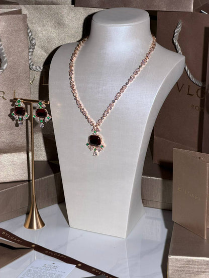 *BVlGARI*
New Collection 😍

Quality: Super Master 
Non -Tarnish color
* Necklace 
* ⁠Earrings
* ⁠For Price 👇 WTSP Text Zain 0568585901
* ⁠
* ⁠Zain268
♥️♥️♥️