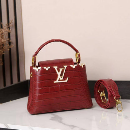 Loius vuittion

Good quality 

Size 20cm
100 dhs🇦🇪🇦🇪

With box 📦 
Zain70 
♥️♥️♥️