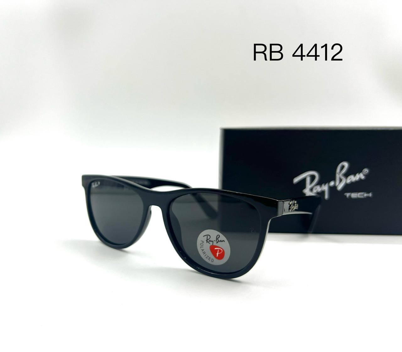 Ray Ban
Sunglasses 🕶️ 
Good quality 💯 
Master box 🗃️ 
50 dhs🗽

Zain273
♥️♥️♥️