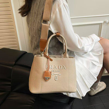 Prada
85 dhs❣️
27/16/13
New

Zain07
♥️♥️♥️