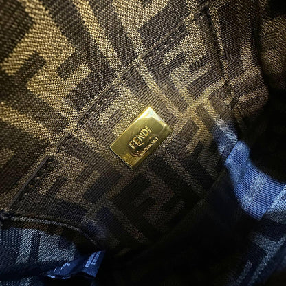 FENDI NEW CAME HIGH QUALITY WITH BOX 
120 dhs🇦🇪🇦🇪

Zain295
♥️♥️♥️