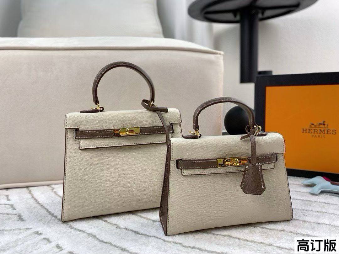 HERMES 
Master❣️❣️
22cm 300 dhs🇦🇪🇦🇪
24cm 330 dhs🇦🇪🇦🇪

Zain141
♥️♥️♥️