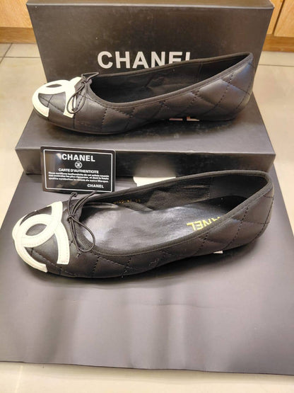Chanel Shoes,
high Quality,
Size 36 To 41
105 dhs🇦🇪🇦🇪

Zain16
♥️♥️♥️