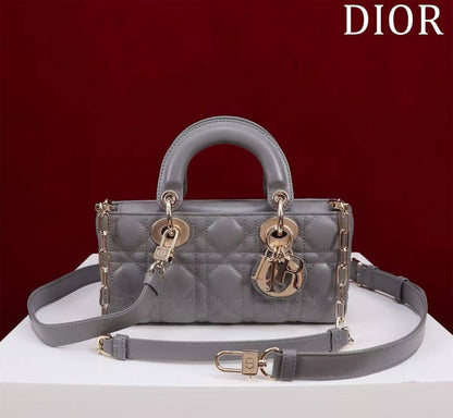 Dior D-joy✅
*Size 22 cm*
For Price 👇 WhatsApp✅
0568585901 
0507557372
0552275751 Owner Zain 👌

Zain274
♥️♥️♥️
