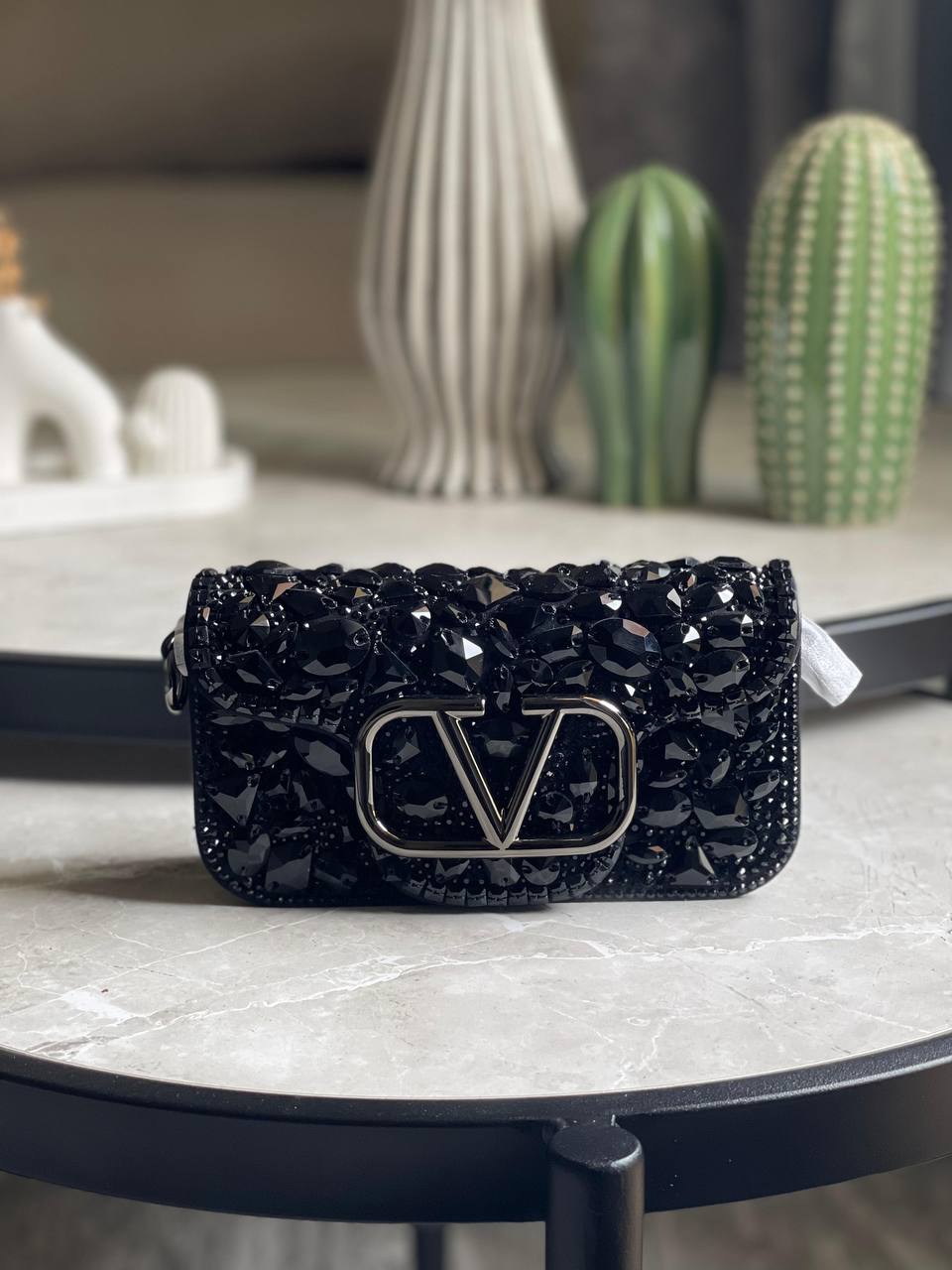 VALENTINO ✨
Size:19Cm 💥
Available original box 📦 
With full packing 🎀🎀
Super high quality 💥💥
For Price 👇 WTSP Text Zain 0568585901

Zain283
♥️♥️♥️