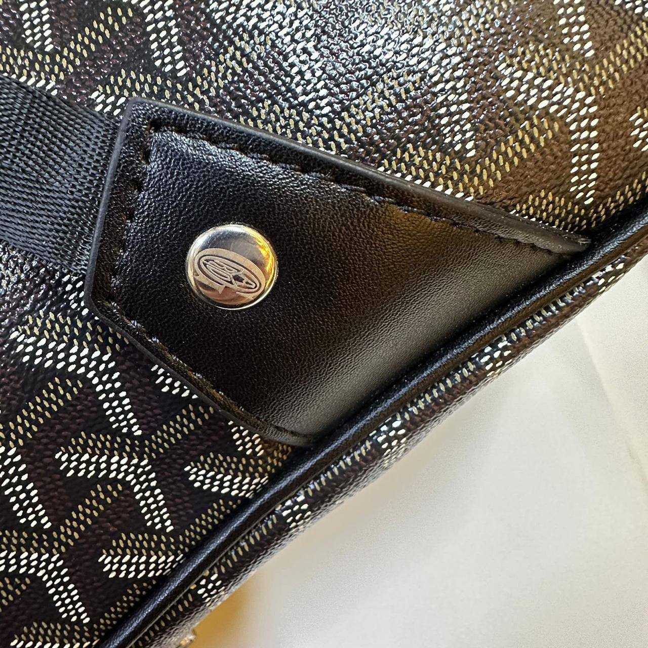GOYARD BACKPACK NEW CAME GOOD QUALITY 
120 dhs💓

Zain17
♥️♥️♥️