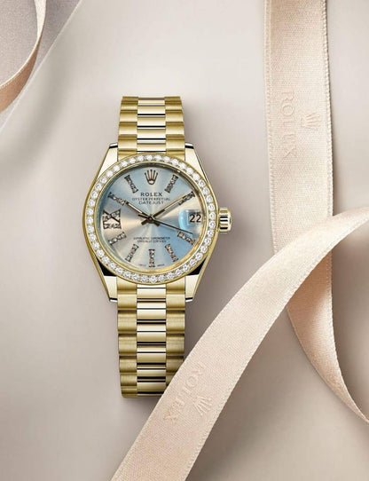Rolex For Ladies 
Automatic 
Good Quality  31mm 
230 dhs❤️

Zain59
♥️♥️♥️