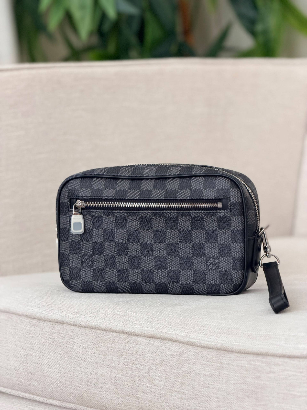 NEW COLLECTION
BRAND- LOUIS VUITTON 
POUCH
SUPER MASTER QUALITY 
WITH PAPER BAG

For Price 👇 WhatsApp✅
0568585901 
0507557372
0552275751 Owner Zain 👌

Zain267
♥️♥️♥️