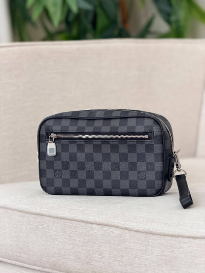 NEW COLLECTION
BRAND- LOUIS VUITTON 
POUCH
SUPER MASTER QUALITY 
WITH PAPER BAG

For Price 👇 WhatsApp✅
0568585901 
0507557372
0552275751 Owner Zain 👌

Zain267
♥️♥️♥️