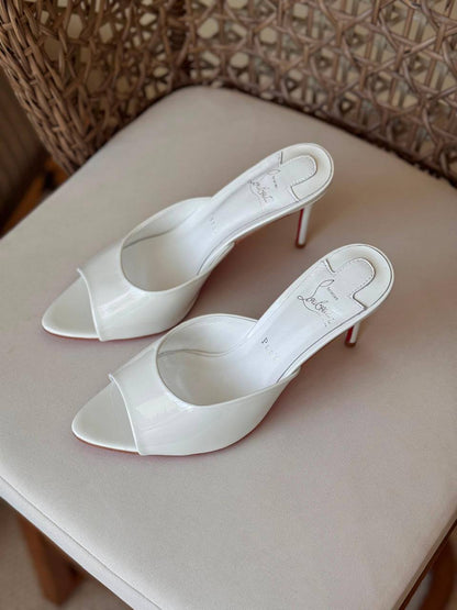 CHRISTIAN LOUBOUTIN
Size: 36 to 41
Super master quality ❤️‍🔥
450 dhs✅

Zain198
♥️♥️♥️