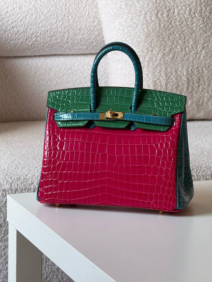 Hermes birkin croc 25cm💕master quality😍


with box❤️
🎁🎁🎁

780 dhs🪙🌨️

Zain52
♥️♥️♥️