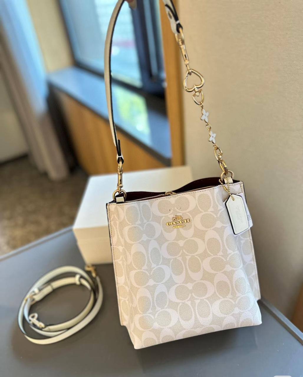 💗 Coach Tabby
1️⃣ First quality +🎁
Size : 21 * 16 cm
90 dhs✅
with box 🎁

Zain115
♥️♥️♥️