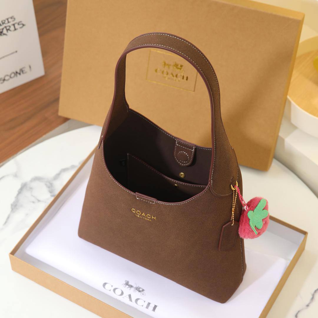 Coach
Size:34*11*25 Without  Box
Size:28*9*22 With box 🎁

 95 dhs🪙🌨️ high quality

Zain26
♥️♥️♥️