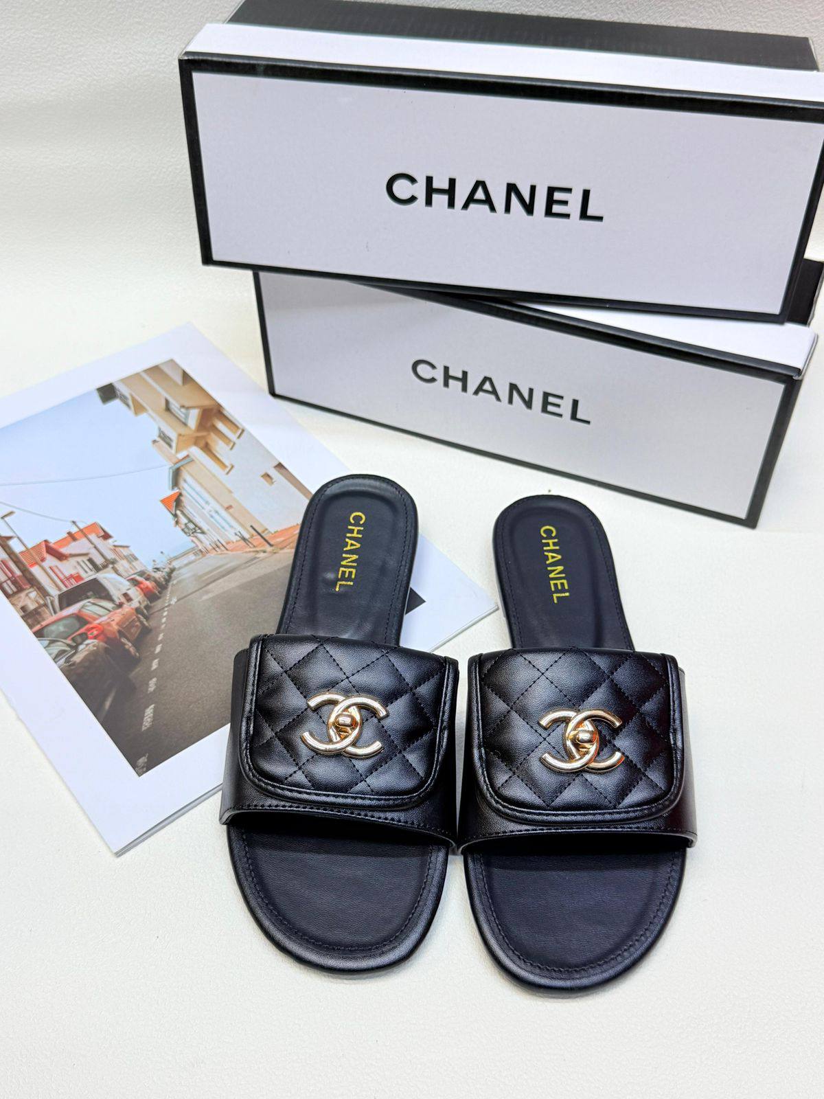 Chanel

Size 36to41
70 dhs❣️

Zain236
♥️♥️♥️