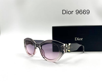 Dior  New💥*
Sunglasses 🕶️ 
good quality 💯
With master box 🗃️ 
50 dhs✅

Zain273
♥️♥️♥️