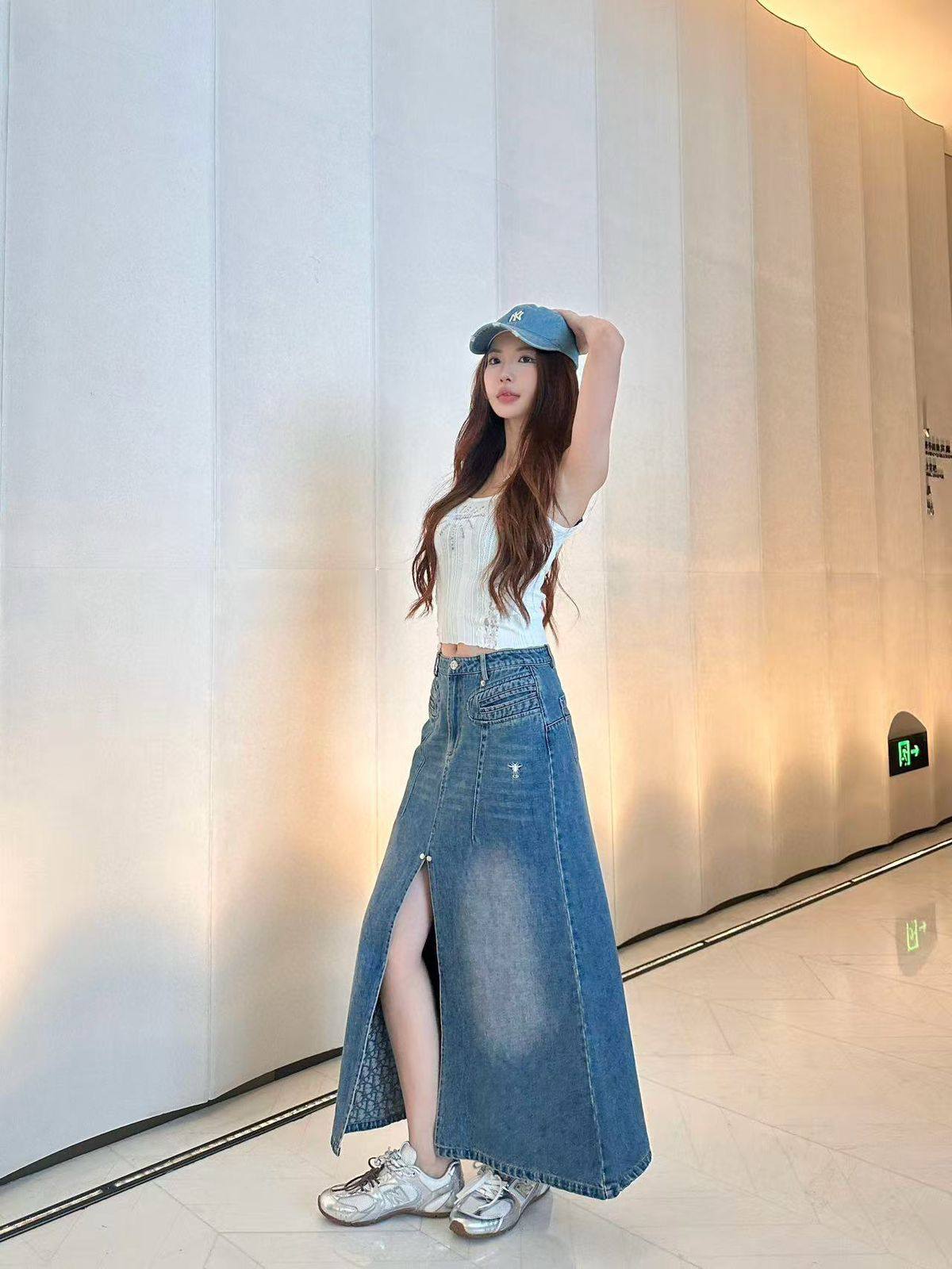 *New collections 💕💕    
180 dhs❣️
*good  quality  
*Sizes:S M L 
*AVAILABL

Zain231
♥️♥️♥️