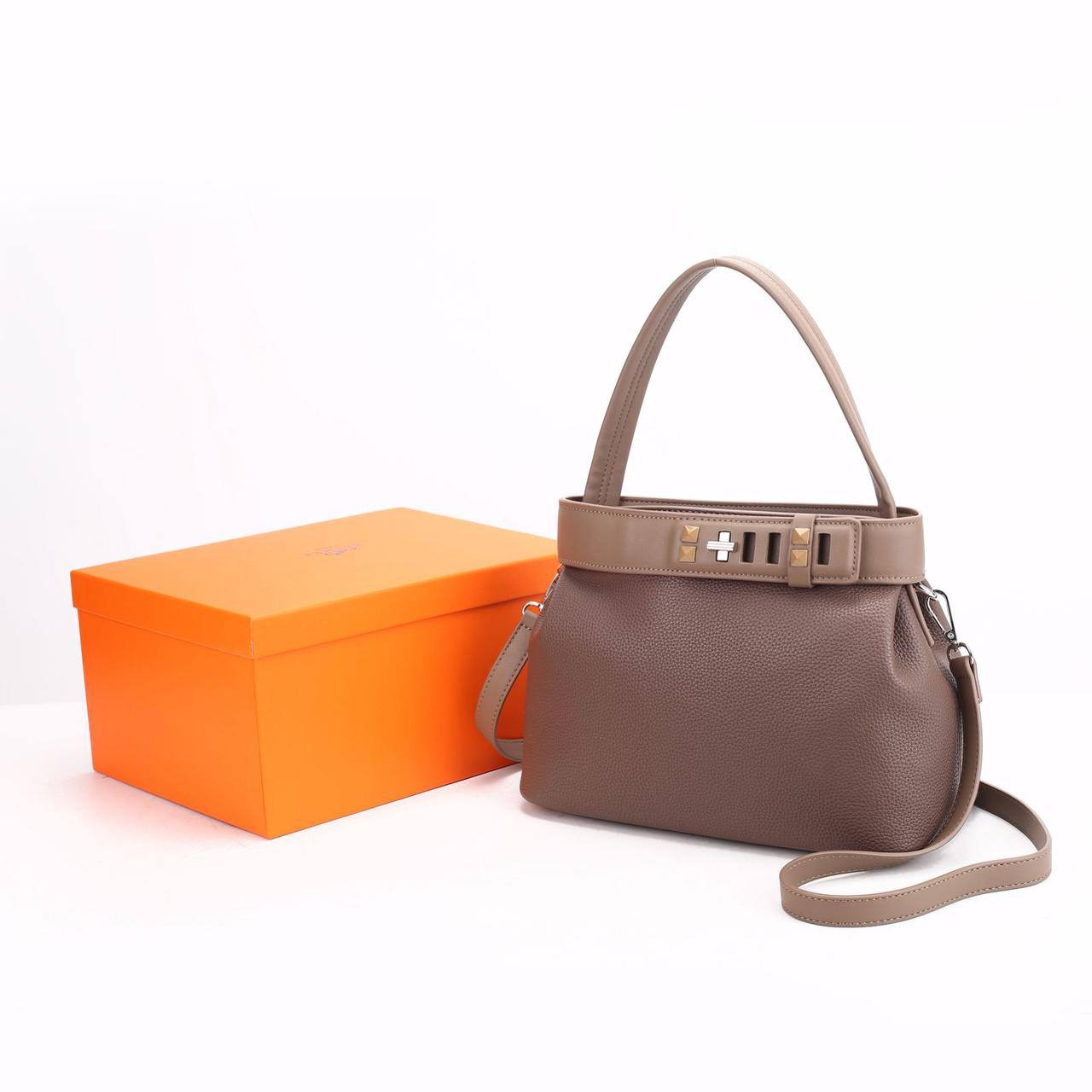 HERMES 
NEW CAME HIGH QUALITY 
WITH BOX 
🎁🎁🎁

125 dhs❣️

Zain39
♥️♥️♥️