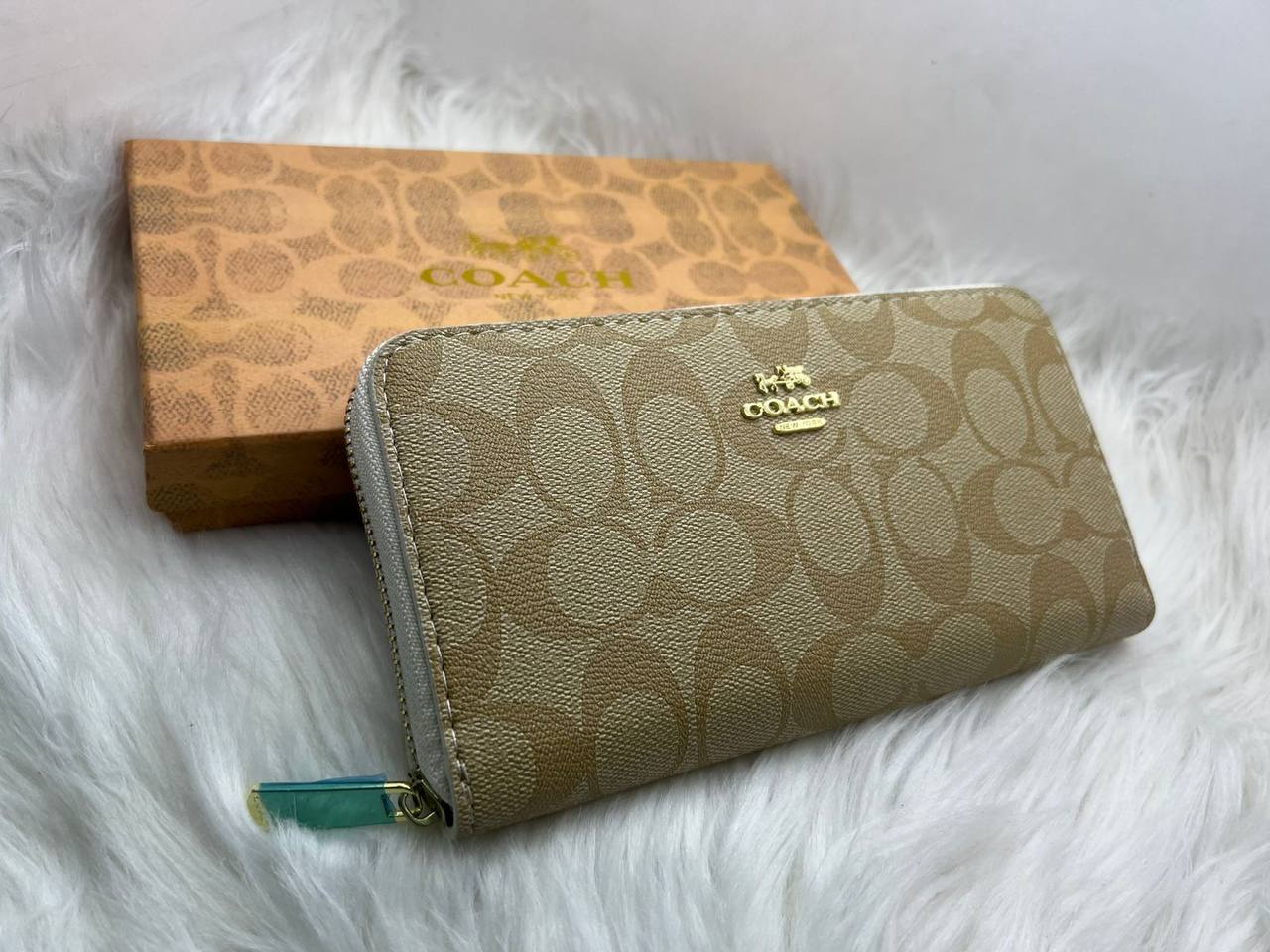Wallets
45 dhs✅

Zain182
♥️♥️♥️