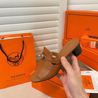 Hermes
Size 36-42 
120 dhs✅

Zain132
♥️♥️♥️