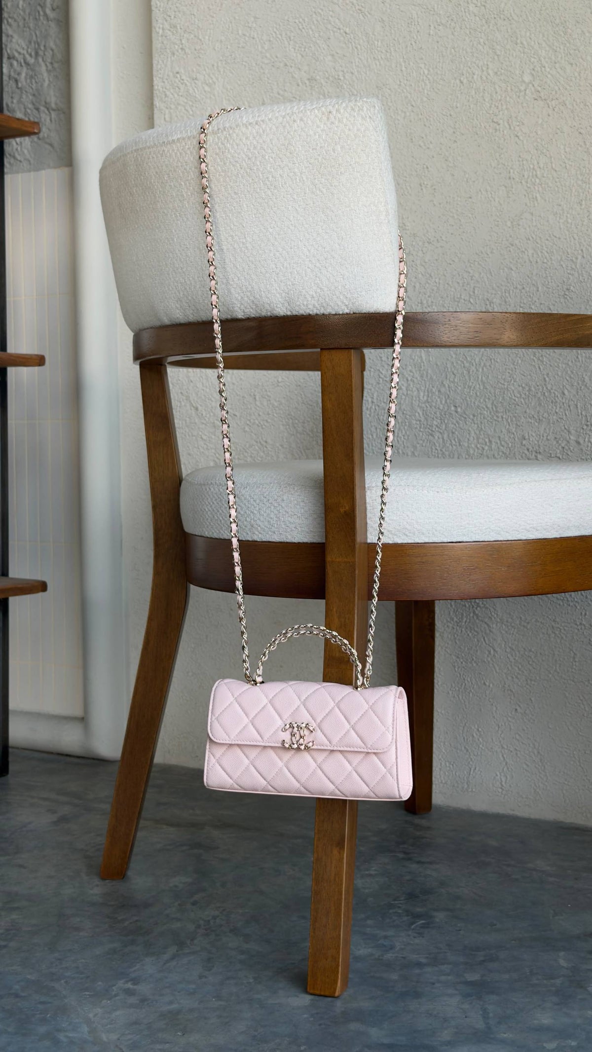 New collection ⚜️
CHANEL 💚
VIP quality 💎
Chanel flap top handle ✨
Size : 19 cm
For Price 👇 WhatsApp✅
0568585901 
0507557372
0552275751 Owner Zain 👌

Zain336
♥️♥️♥️