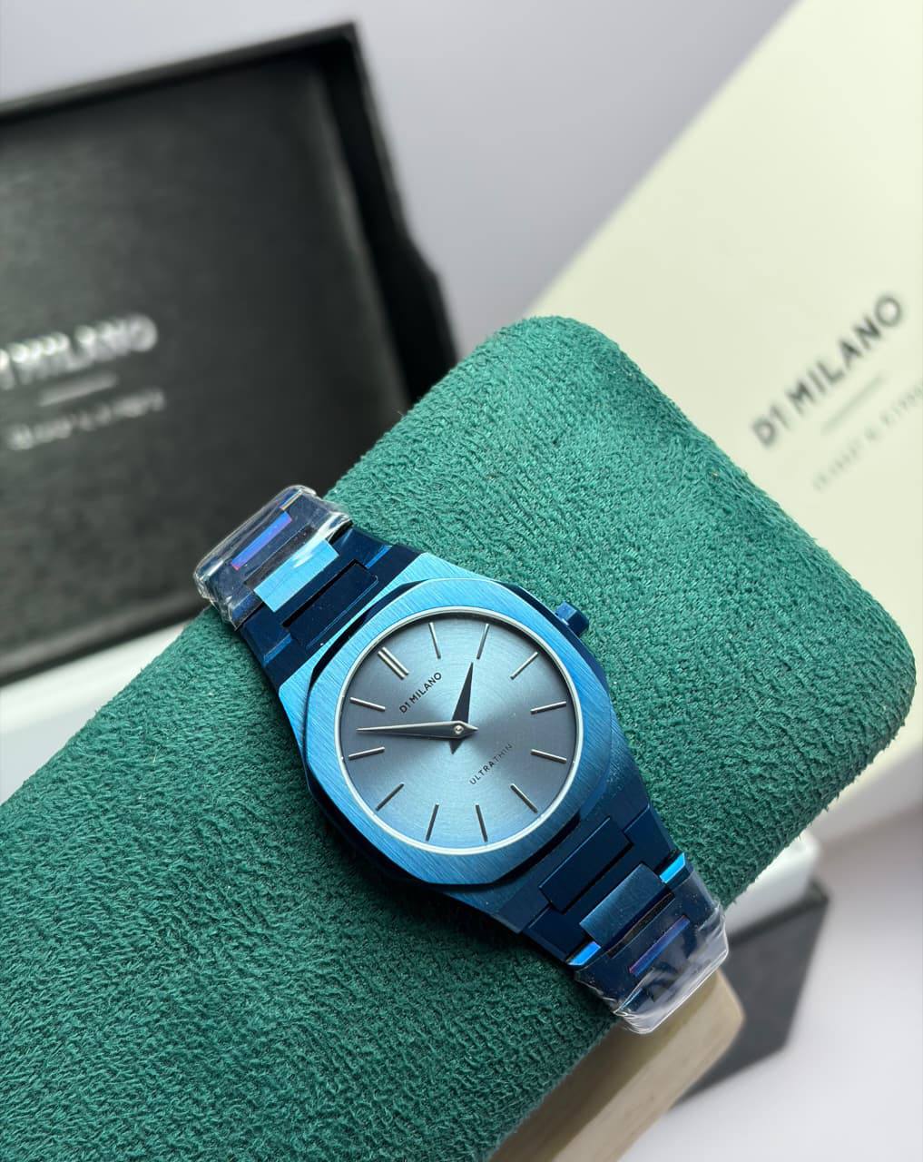 D1 milano watch for ladies good quality 
260 dhs✅
 (size 31mm)

Zain59
♥️♥️♥️