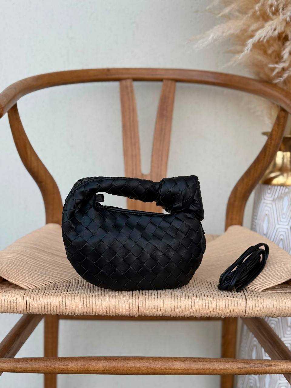 BOTTEGA VENETA
20cm
300 dhs🇦🇪🇦🇪
Top quality
With box🎁

Zain167
♥️♥️♥️