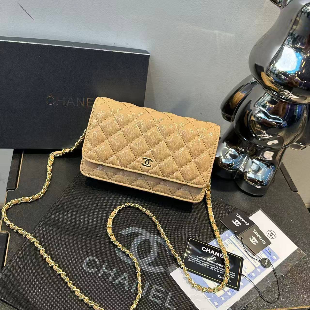 Chanel
with box
good quality
110 dhs💓

Zain143
♥️♥️♥️