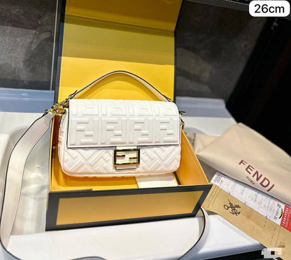 Fendi Baguette
1️⃣ First Quality +🎁
Size : 26 * 14 cm
80 dhs✅
with box 🎁

Zain115
♥️♥️♥️