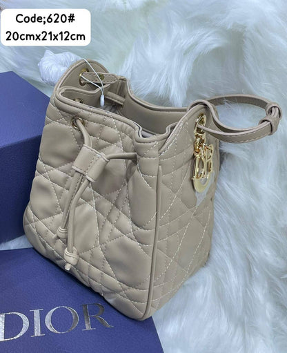 Dior
100 dhs✅ 
with box

Zain72
♥️♥️♥️