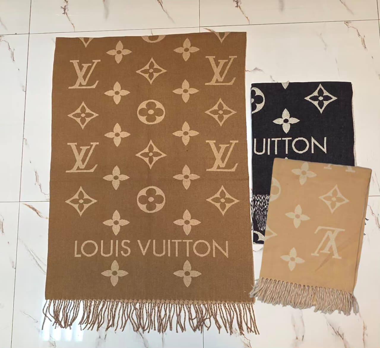 Scarf
40 dhs✅

Zain232
♥️♥️♥️