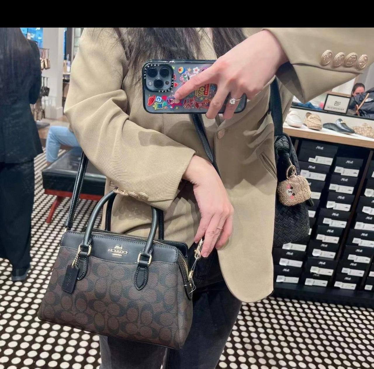 COACH 
NEW CAME 

GOOD QUALITY  

95 dhs🪙🖤

Zain39
♥️♥️♥️