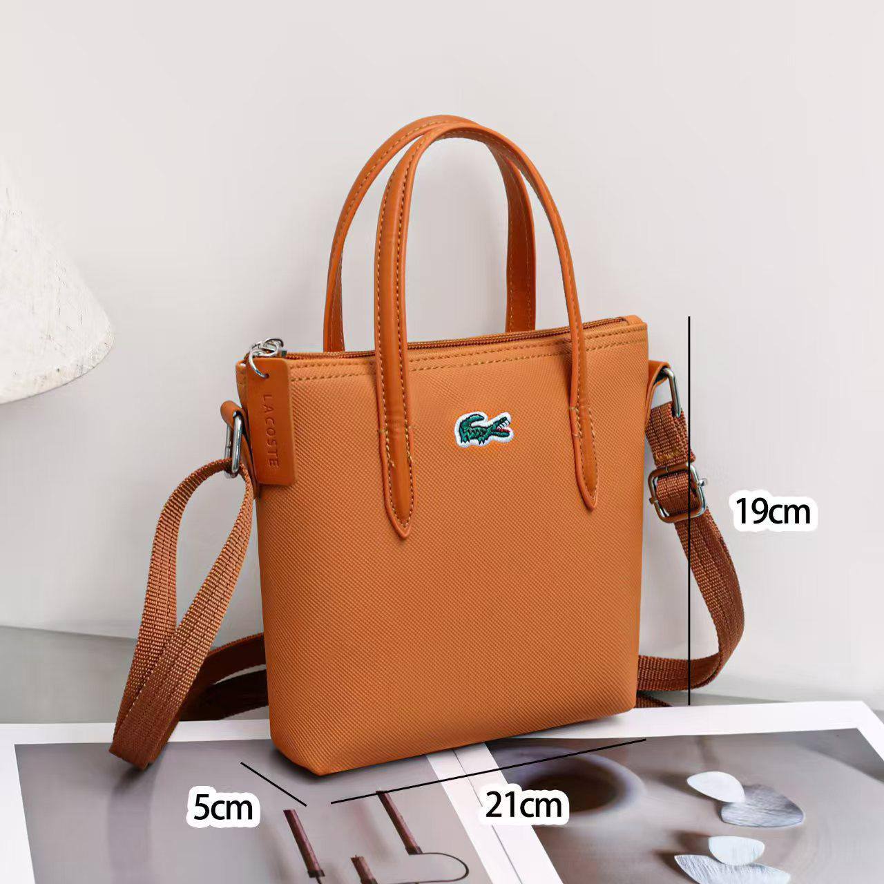 LACOST BAG
GOOD QUALITY
40 dhs✅

Zain40
♥️♥️♥️