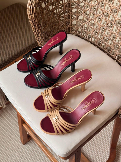CHANEL 
✨ New Collection
👠 36–41
💎 Premium Quality
🔥 Super Master
450 dhs✅

Zain198
♥️♥️♥️