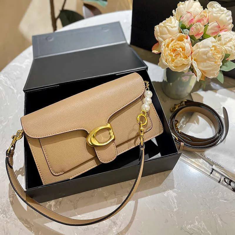Coach 
Master❣️❣️
    Good Quality 
230 dhs✅

Zain131
♥️♥️♥️