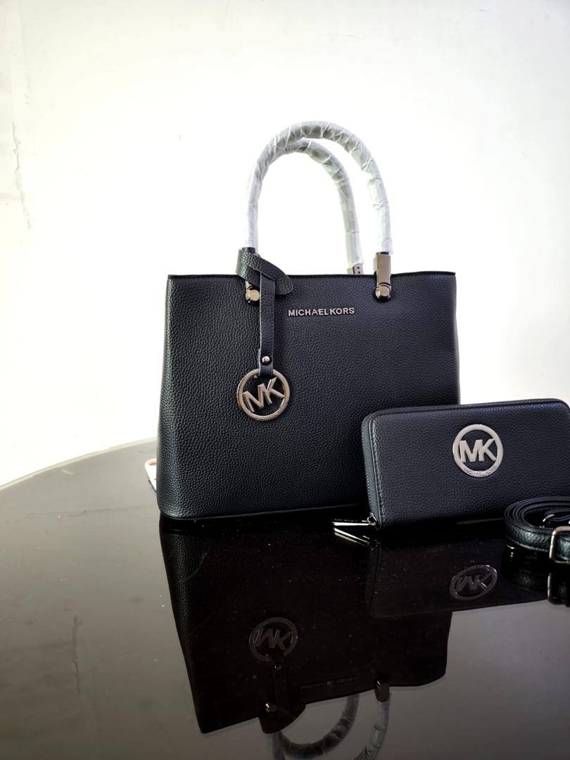 MK
110 dhs✅
high quality。 
38cm

Zain26
♥️♥️♥️