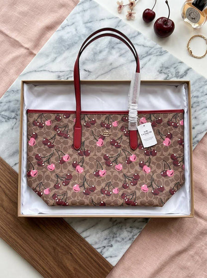 Coach

110 dhs
With box

Zain72
♥️♥️♥️