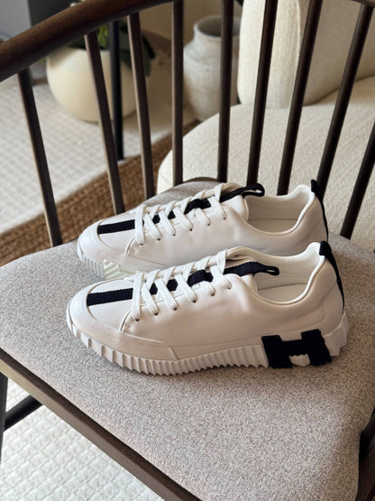 Hermes sneaker

Vip Quality

Size: 40 to 47
500 dhs🇦🇪🇦🇪

Zain185
♥️♥️♥️