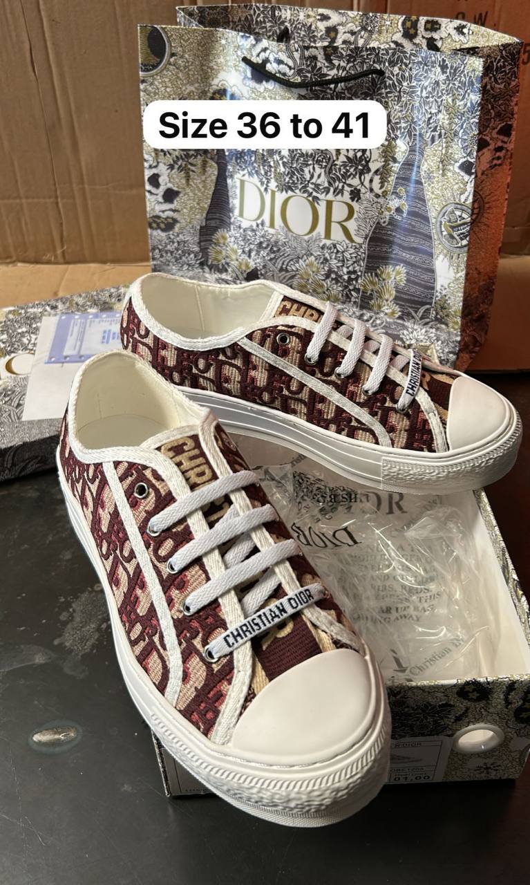 Dior 

size 36 to 41

140 dhs✅

Zain146
♥️♥️♥️