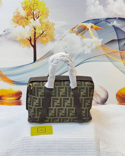 Fendi
Best quality
110 dhs💓
size 27cm

Zain158
♥️♥️♥️