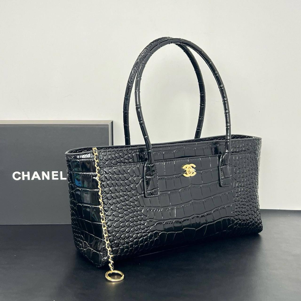 Chanel
Master
35cm🫶🏼🫶🏼 
350 dhs✅

Zain297
♥️♥️♥️