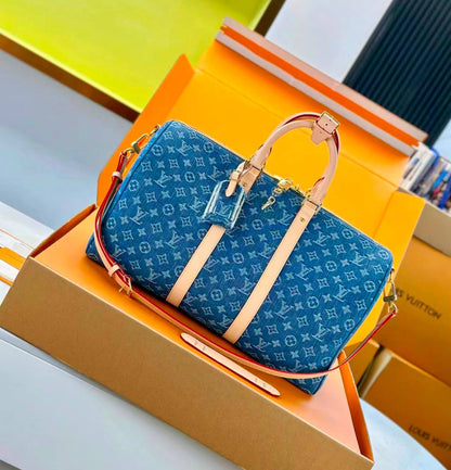 Available for pre order 
Original Quality 💯💯
Available delivery free 🚚
For Price 👇 WhatsApp✅
0568585901 
0507557372
0552275751 Owner Zain 👌

Zain71
♥️♥️♥️