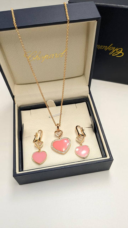 Chopard
*Master Quality* 
*Necklace & Earrings*
140 dhs🌺 with Normal Box 🎁
180 dhs🌺 with Master Box 🎁

Zain210
♥️♥️♥️