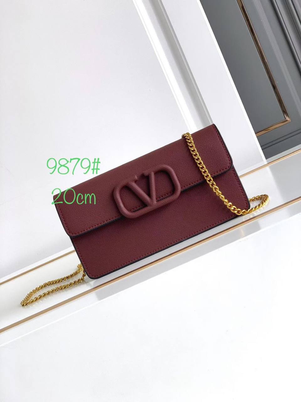 Valentino 
Master
   21Cm 

With Box🎁🎁🎁

270 dhs✅

Zain131
♥️♥️♥️
