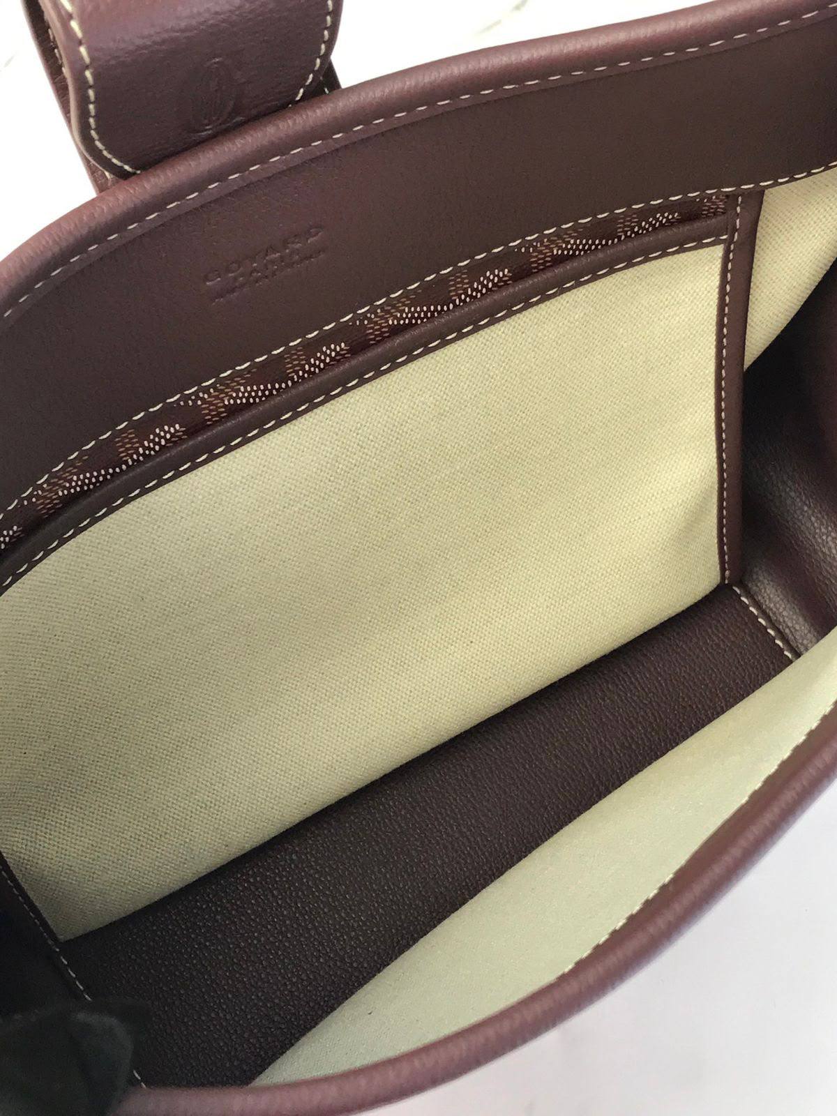 Goyard Musette 
Size 28 cm

For Price 👇 WhatsApp✅
0568585901 
0507557372
0552275751 Owner Zain 👌

Zain274
♥️♥️🇦🇪