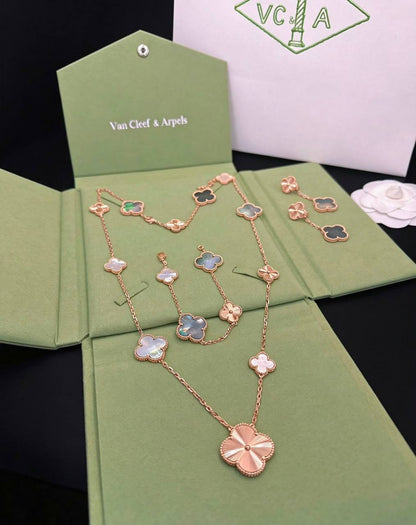 VCA SET 
💫✨MASTER
NECKLACE BRACELET EARRINGS
WITH GOOD BOX AND PAPER BAG🛍️🎁
240 DHS🇦🇪🇦🇪

WITH SAME BOX AND PAPER BAG 
320 dhs🇦🇪🇦🇪

Zain89
♥️♥️♥️
