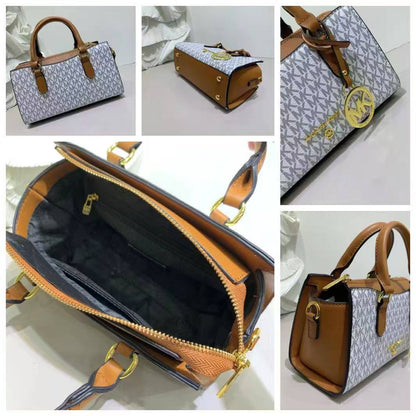 MK
95 dhs🇦🇪
size 23×8×13cm
With Box
🎁🎁🎁

Zain42
♥️♥️♥️