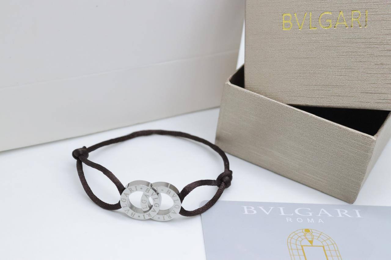 Bvlgari 

60 dhs✅

With Box
🎁🎁🎁

Zain33
♥️♥️♥️