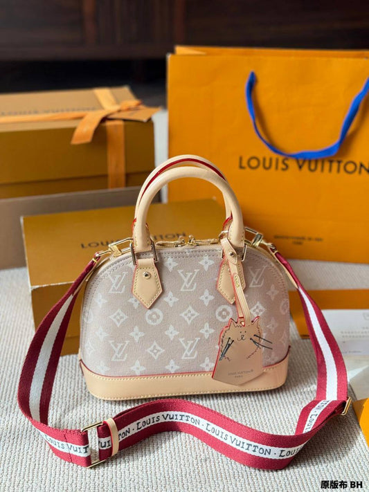 LV  Master
320 dhs🪙💚
#24cm❤️❤️

Zain228
♥️♥️♥️