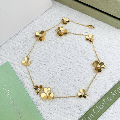 VCA SET ❤️‍🔥*
Necklace 🐦‍🔥
Earring 🦋
Bracelet 🌸
Master quality 💯
With normal boxes 📦 
170 dhs🪙🌨️
With master box 🗃️ 
250 dhs🪙🌨️

Zain216
♥️♥️♥️